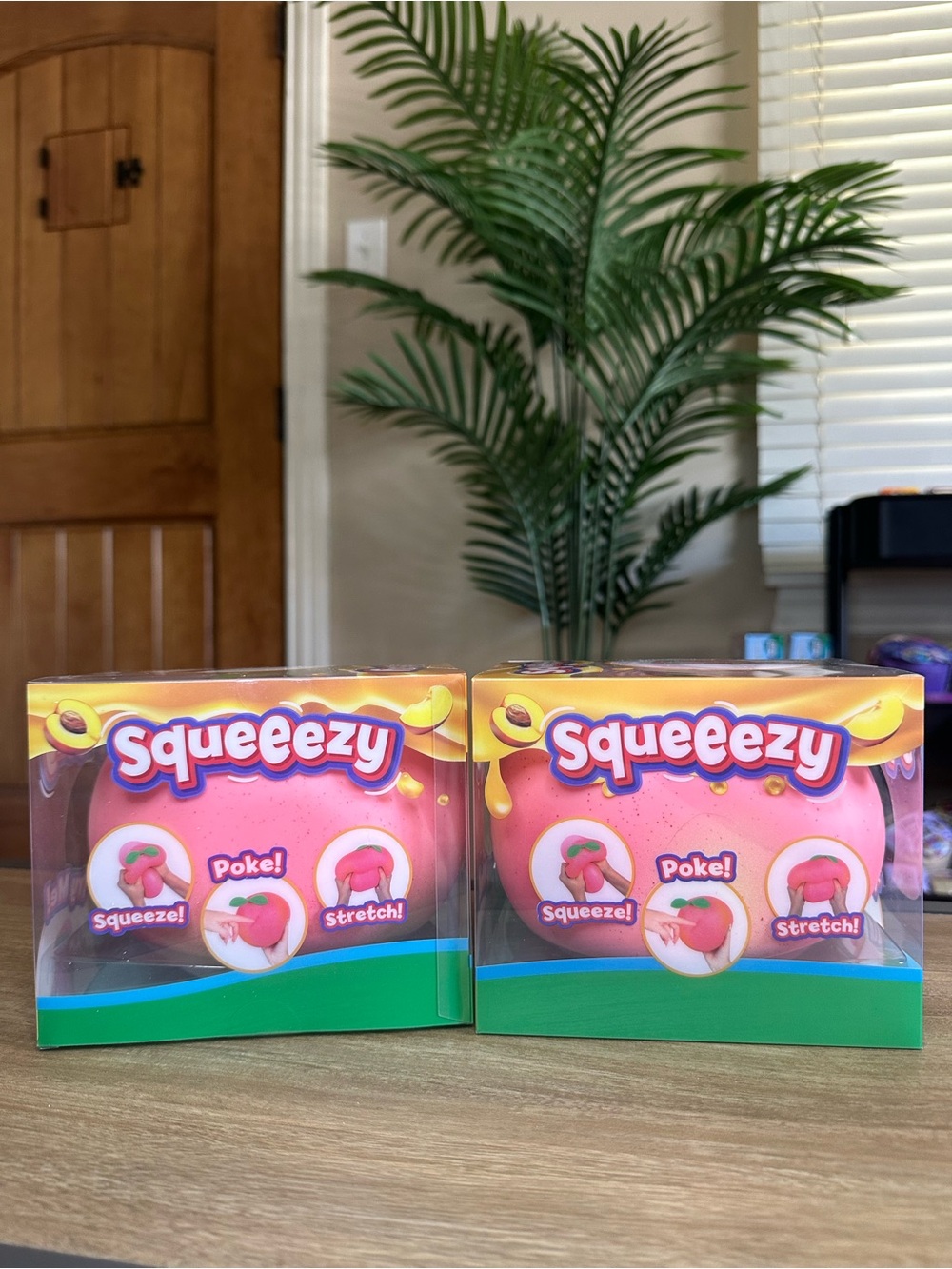 Squeeezy Peach Squishy